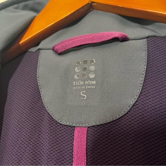 Title Nine Women's Mid-Length Gray Coat size Small - Picture 6 of 10